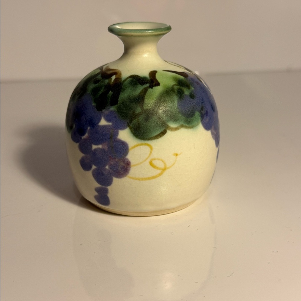 Clouds Folsom Mini Grapes Vase Handpainted 3.25” - Picture 2 of 4